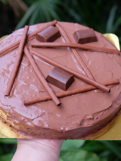 ดาร์กช็อกโกแลตเค้ก (ขนาด 2 ปอนด์) 2 ชั้น/ Dark Chocolate Cake 2 Pound (7'' x 7") 2 Layers