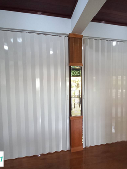 “ฉากกั้นห้องสั่งตัด PVC เกรด A – ประหยัดแอร์ เพิ่มความเป็นส่วนตัว ดีไซน์สวยงามลงตัว” : Folding door