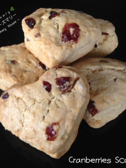สโคนแครนเบอร์รี่ 🌿 Cranberries Scone🌿