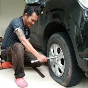 ปะยางนอกสถานที่